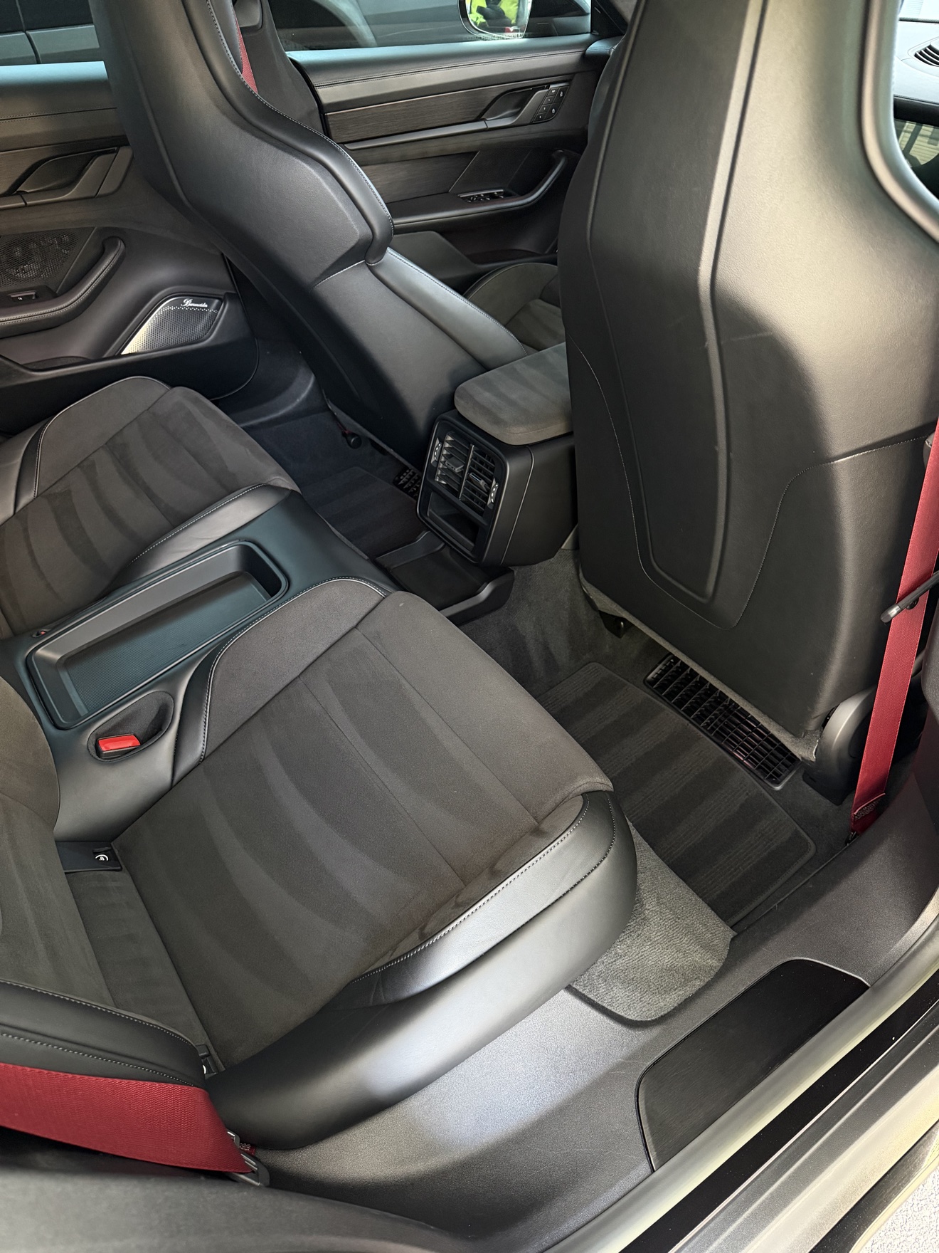 Porsche Taycan GTS rear seats from the side