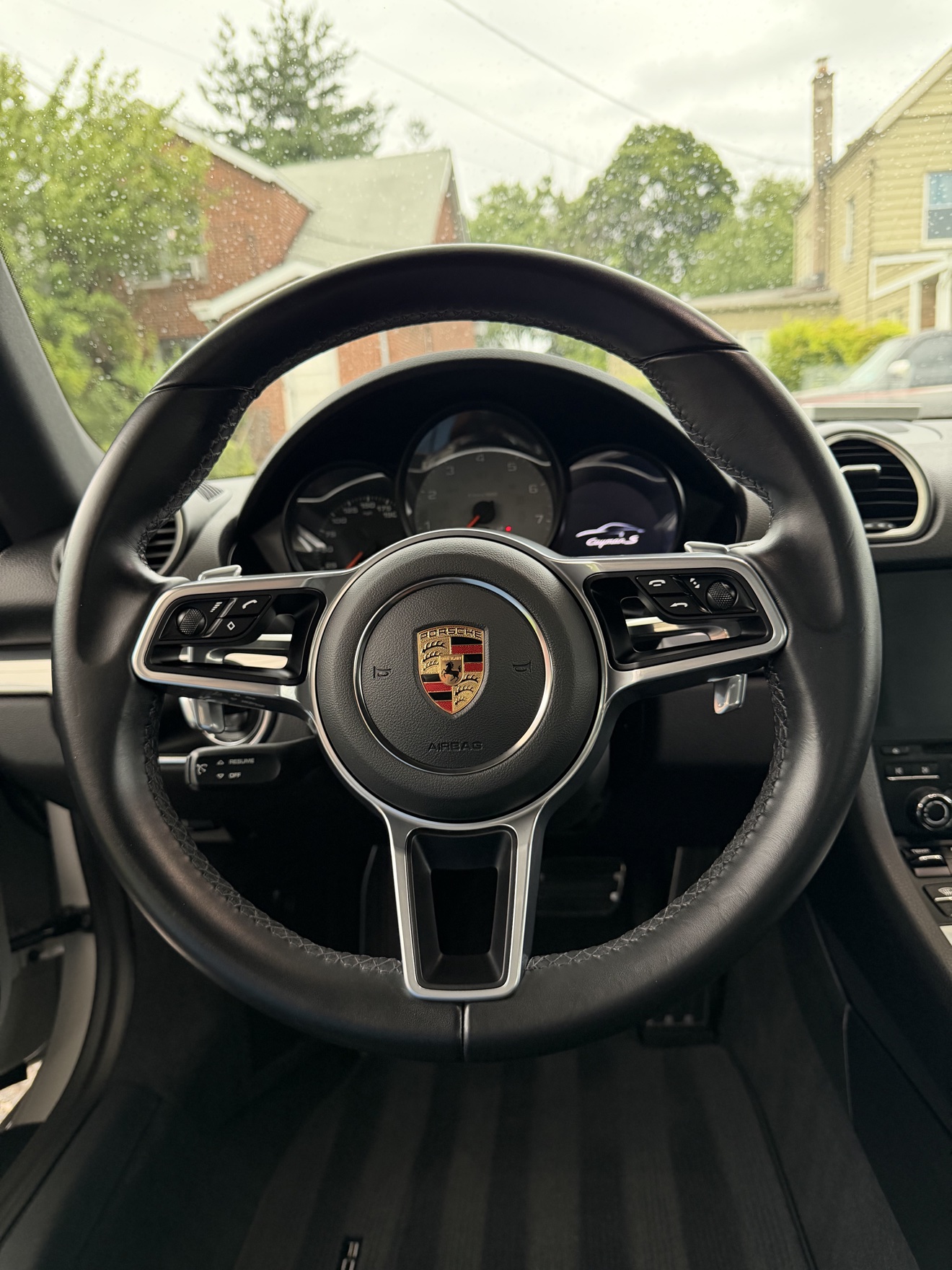 Porsche 718 Cayman S steering wheel after detailing